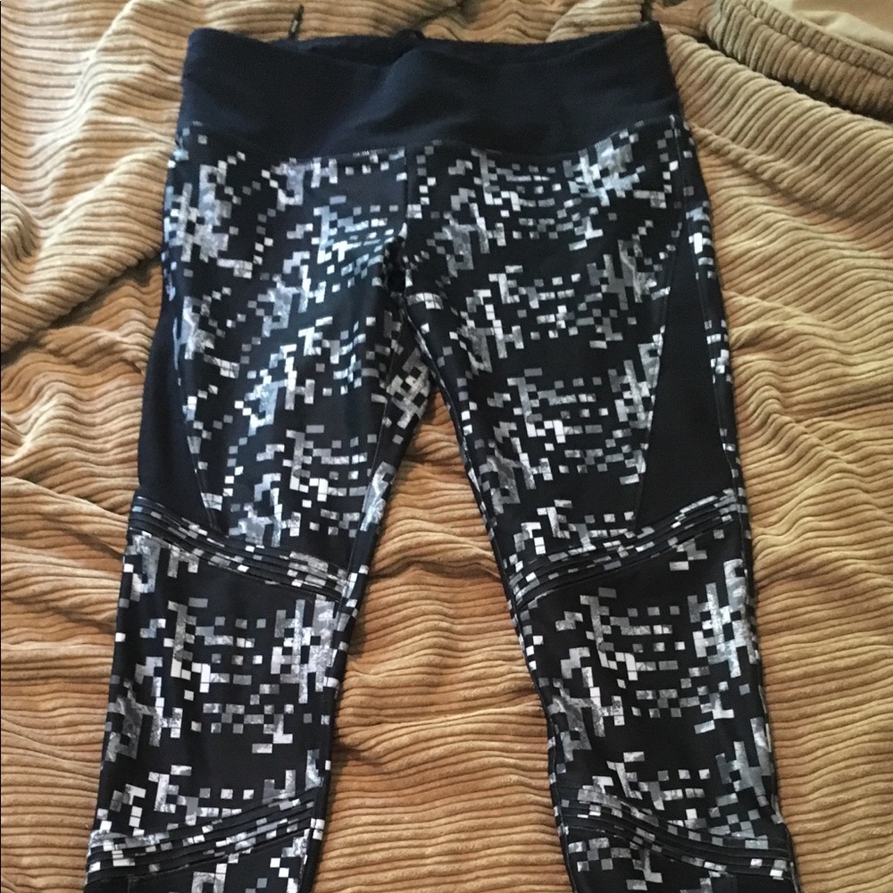 MPG brand gym leggings.